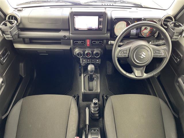 ジムニー ＸＣ　純正ナビ　フルセグＴＶ　ＢＴ　ＣＤ　ＤＶＤ　ＬＥＤヘッドライト　オートライト　オートマチックハイビーム　背面タイヤ　クルーズコントロール　衝突軽減ブレーキ　レーンキープアシスト　横滑り防止　４ＷＤ（5枚目）