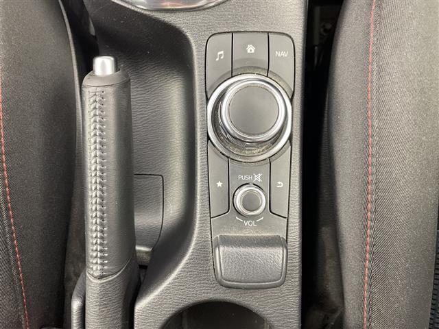 デミオ ＸＤツーリング　純正ナビ　ＡＭ　ＦＭ　ＣＤ　ＤＶＤ　ＢＴ　ＵＳＢ　ＡＵＸ　バックカメラ　クルーズコントロール　ヘッドップディスプレイ　ステアリングスイッチ　パドルシフト　ＡＡＣ　純正フロアマット　純正ＡＷ　ＬＥＤ（10枚目）