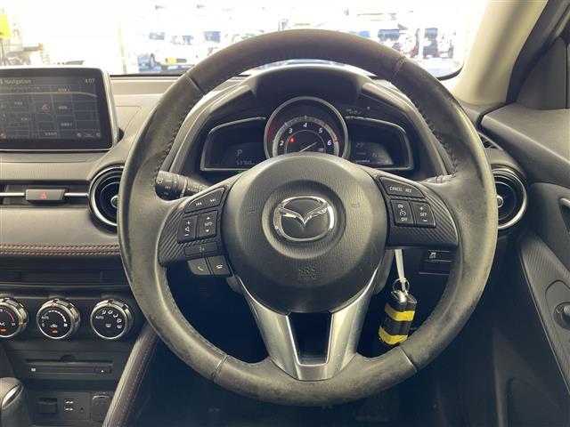 デミオ ＸＤツーリング　純正ナビ　ＡＭ　ＦＭ　ＣＤ　ＤＶＤ　ＢＴ　ＵＳＢ　ＡＵＸ　バックカメラ　クルーズコントロール　ヘッドップディスプレイ　ステアリングスイッチ　パドルシフト　ＡＡＣ　純正フロアマット　純正ＡＷ　ＬＥＤ（12枚目）