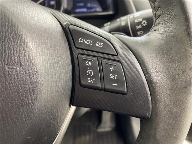 デミオ ＸＤツーリング　純正ナビ　ＡＭ　ＦＭ　ＣＤ　ＤＶＤ　ＢＴ　ＵＳＢ　ＡＵＸ　バックカメラ　クルーズコントロール　ヘッドップディスプレイ　ステアリングスイッチ　パドルシフト　ＡＡＣ　純正フロアマット　純正ＡＷ　ＬＥＤ（14枚目）