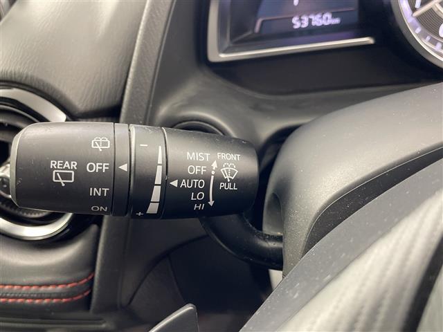 デミオ ＸＤツーリング　純正ナビ　ＡＭ　ＦＭ　ＣＤ　ＤＶＤ　ＢＴ　ＵＳＢ　ＡＵＸ　バックカメラ　クルーズコントロール　ヘッドップディスプレイ　ステアリングスイッチ　パドルシフト　ＡＡＣ　純正フロアマット　純正ＡＷ　ＬＥＤ（16枚目）