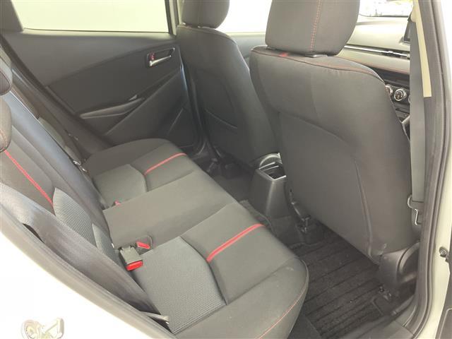 デミオ ＸＤツーリング　純正ナビ　ＡＭ　ＦＭ　ＣＤ　ＤＶＤ　ＢＴ　ＵＳＢ　ＡＵＸ　バックカメラ　クルーズコントロール　ヘッドップディスプレイ　ステアリングスイッチ　パドルシフト　ＡＡＣ　純正フロアマット　純正ＡＷ　ＬＥＤ（26枚目）