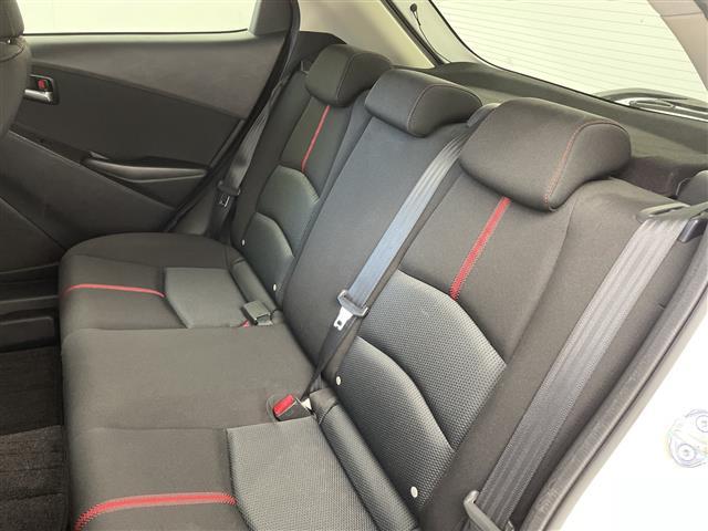 デミオ ＸＤツーリング　純正ナビ　ＡＭ　ＦＭ　ＣＤ　ＤＶＤ　ＢＴ　ＵＳＢ　ＡＵＸ　バックカメラ　クルーズコントロール　ヘッドップディスプレイ　ステアリングスイッチ　パドルシフト　ＡＡＣ　純正フロアマット　純正ＡＷ　ＬＥＤ（27枚目）