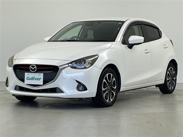 デミオ ＸＤツーリング　純正ナビ　ＡＭ　ＦＭ　ＣＤ　ＤＶＤ　ＢＴ　ＵＳＢ　ＡＵＸ　バックカメラ　クルーズコントロール　ヘッドップディスプレイ　ステアリングスイッチ　パドルシフト　ＡＡＣ　純正フロアマット　純正ＡＷ　ＬＥＤ（32枚目）