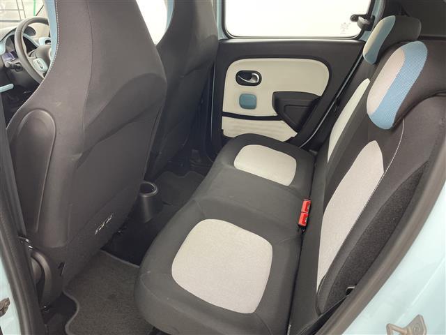 トゥインゴ インテンス　純正カーオーディオ　社外ドラレコ　純正フロアマット　アイドリングストップ　オートライト　フォグランプ　コーナーセンサー　革巻ステアリング　社外ＥＴＣ　トノカバー　ＡＭ　ＦＭ　ＵＳＢ　Ｂｌｕｅｔｏｏｔｈ（24枚目）