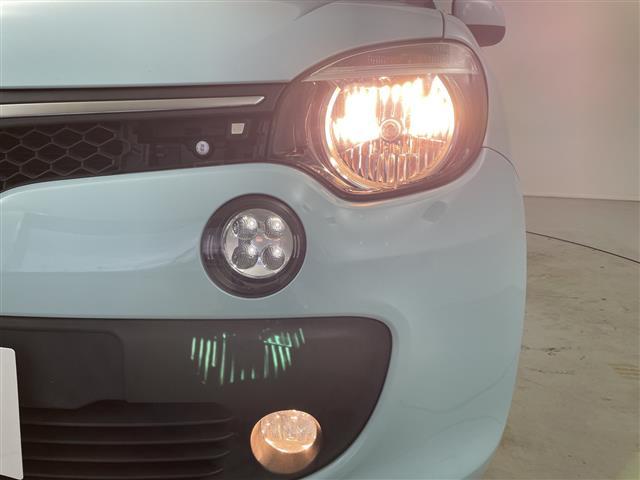 トゥインゴ インテンス　純正カーオーディオ　社外ドラレコ　純正フロアマット　アイドリングストップ　オートライト　フォグランプ　コーナーセンサー　革巻ステアリング　社外ＥＴＣ　トノカバー　ＡＭ　ＦＭ　ＵＳＢ　Ｂｌｕｅｔｏｏｔｈ（37枚目）