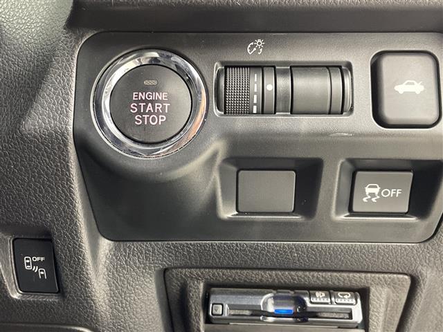 WRX S4 2.0GT-Sアイサイト STIスポイラー ターボ 純正ナビ CD DVD Bluetooth AM FM フルセグTV バックカメラ アイサイト レーダークルーズコントロール レーンキープアシスト パワーシート ハーフレザー(16枚目)