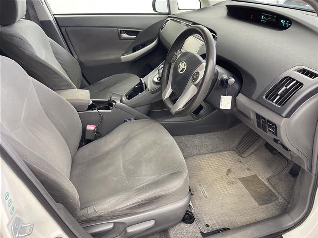 プリウス Sツーリングセレクション モデリスタエアロ 純正ナビ AM FM ワンセグ AUX SD CD DVD バックカメラ 前方ドライブレコーダー プッシュスタート LEDヘッドライト ETC スマートキー スペアキー 保証書(19枚目)