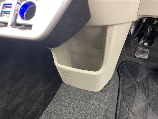 気になる車はすぐにお問い合わせください！画面右側の００６６から始まる無料ダイヤルからお問い合わせ下さい！専門スタッフがお車のご質問にお答えいたします！