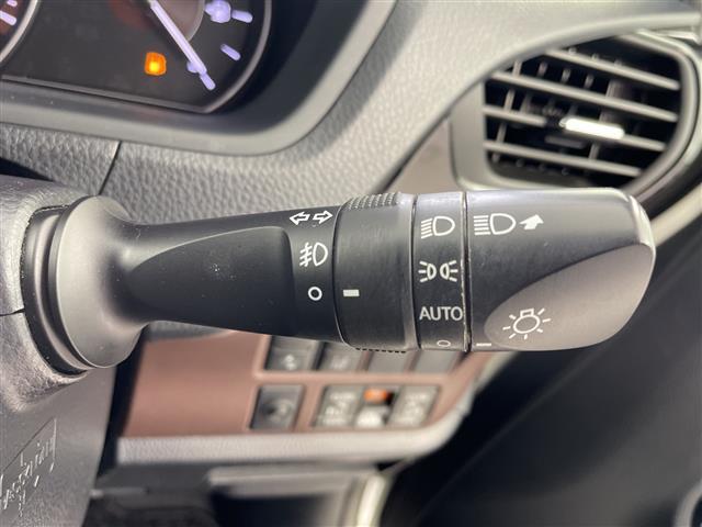 エスクァイア Gi 純正10型ナビ フルセグ Bluetooth USB CD DVD HDMI バックカメラ 純正フリップダウンモニター 両側パワースライドドア シートヒーター クルーズコントロール ドライブレコーダー(13枚目)