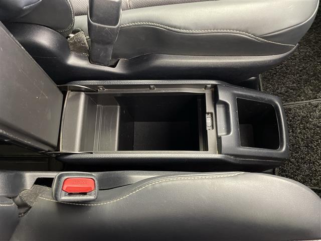 エスクァイア Gi 純正10型ナビ フルセグ Bluetooth USB CD DVD HDMI バックカメラ 純正フリップダウンモニター 両側パワースライドドア シートヒーター クルーズコントロール ドライブレコーダー(18枚目)