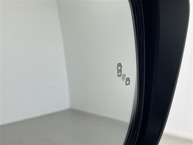 セレナ ｅ－パワー　ハイウェイスターＶ　プロパイロット　デジタルインナーミラー　純正ＳＤナビ　フルセグ　ＢＴ　ＤＶＤ　アラウンドビューモニター　ビルトインＥＴＣ　車線逸脱警報　車線逸脱防止支援　後側方車両検知警報　後側方衝突防止支援（8枚目）