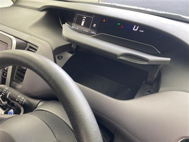 セレナ ｅ－パワー　ハイウェイスターＶ　プロパイロット　デジタルインナーミラー　純正ＳＤナビ　フルセグ　ＢＴ　ＤＶＤ　アラウンドビューモニター　ビルトインＥＴＣ　車線逸脱警報　車線逸脱防止支援　後側方車両検知警報　後側方衝突防止支援（14枚目）