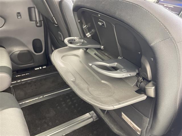 セレナ ｅ－パワー　ハイウェイスターＶ　プロパイロット　デジタルインナーミラー　純正ＳＤナビ　フルセグ　ＢＴ　ＤＶＤ　アラウンドビューモニター　ビルトインＥＴＣ　車線逸脱警報　車線逸脱防止支援　後側方車両検知警報　後側方衝突防止支援（15枚目）