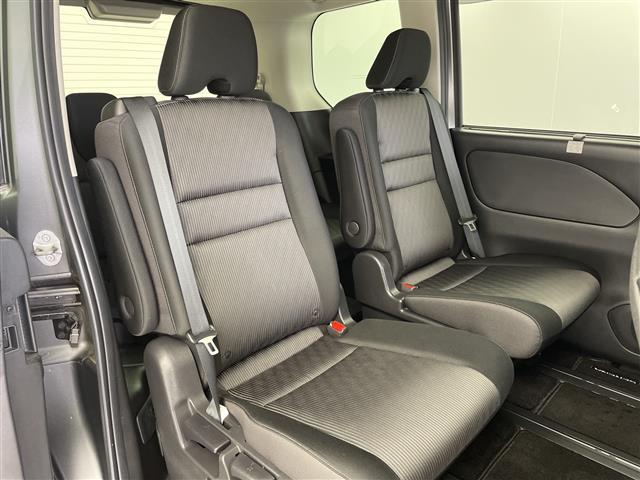 セレナ ｅ－パワー　ハイウェイスターＶ　プロパイロット　デジタルインナーミラー　純正ＳＤナビ　フルセグ　ＢＴ　ＤＶＤ　アラウンドビューモニター　ビルトインＥＴＣ　車線逸脱警報　車線逸脱防止支援　後側方車両検知警報　後側方衝突防止支援（22枚目）