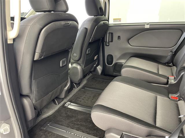 セレナ ｅ－パワー　ハイウェイスターＶ　プロパイロット　デジタルインナーミラー　純正ＳＤナビ　フルセグ　ＢＴ　ＤＶＤ　アラウンドビューモニター　ビルトインＥＴＣ　車線逸脱警報　車線逸脱防止支援　後側方車両検知警報　後側方衝突防止支援（25枚目）