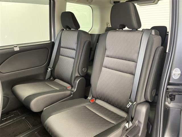 セレナ ｅ－パワー　ハイウェイスターＶ　プロパイロット　デジタルインナーミラー　純正ＳＤナビ　フルセグ　ＢＴ　ＤＶＤ　アラウンドビューモニター　ビルトインＥＴＣ　車線逸脱警報　車線逸脱防止支援　後側方車両検知警報　後側方衝突防止支援（27枚目）