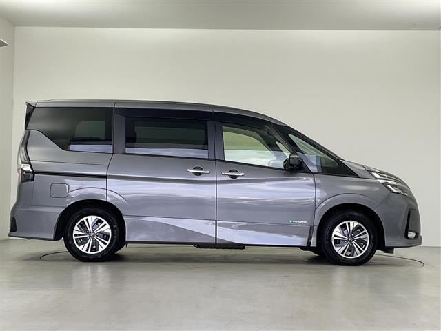 セレナ ｅ－パワー　ハイウェイスターＶ　プロパイロット　デジタルインナーミラー　純正ＳＤナビ　フルセグ　ＢＴ　ＤＶＤ　アラウンドビューモニター　ビルトインＥＴＣ　車線逸脱警報　車線逸脱防止支援　後側方車両検知警報　後側方衝突防止支援（36枚目）