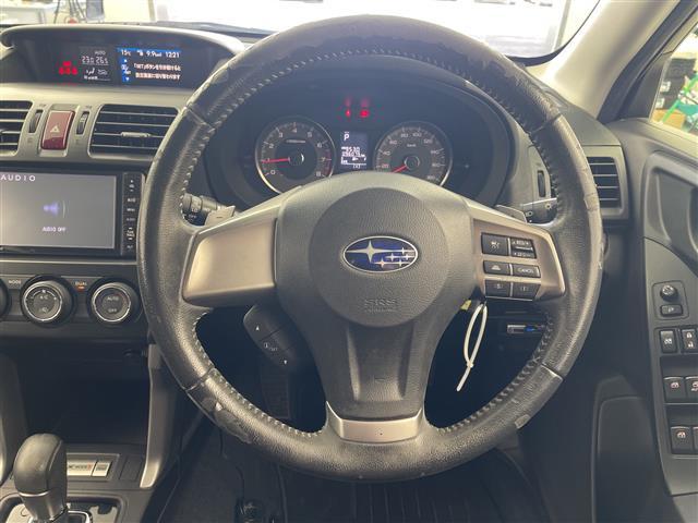 フォレスター 2.0i-L アイサイト 純正ナビ CD DVD USB VTR SD フルセグTV バックカメラ 衝突軽減ブレーキ レーンキープアシスト レーダークルーズコントロール 純正ドライブレコーダー ETC 革巻きステアリング(6枚目)