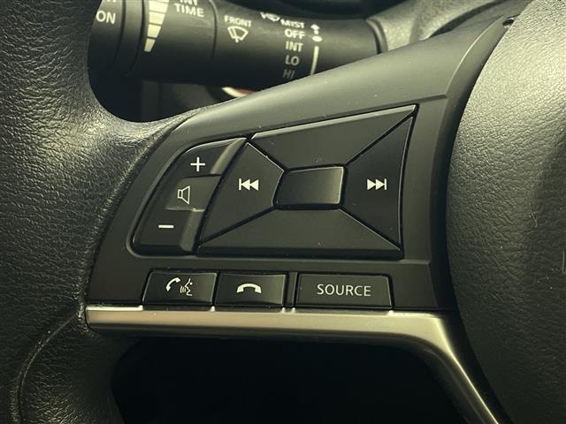 ノート e-パワー X 純正SDナビ CD DVD Bluetooth フルセグTV アラウンドビューモニター デジタルインナーミラー エマージェンシーブレーキ レーンキープアシスト ステアリングリモコン 純正フロアマット(7枚目)