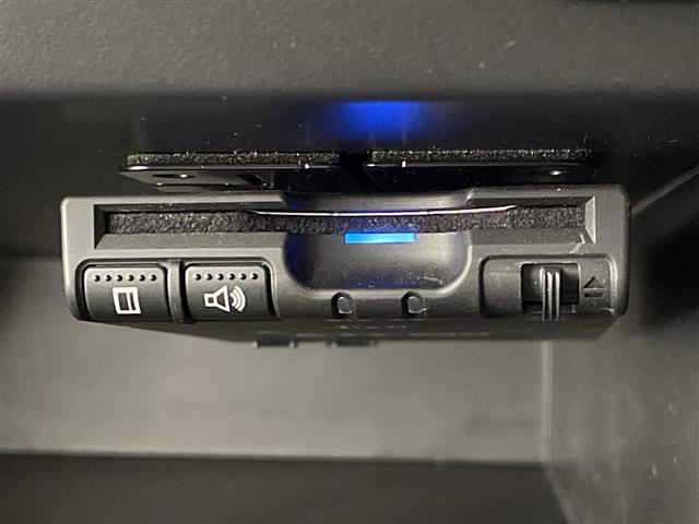 ノート e-パワー X 純正SDナビ CD DVD Bluetooth フルセグTV アラウンドビューモニター デジタルインナーミラー エマージェンシーブレーキ レーンキープアシスト ステアリングリモコン 純正フロアマット(18枚目)