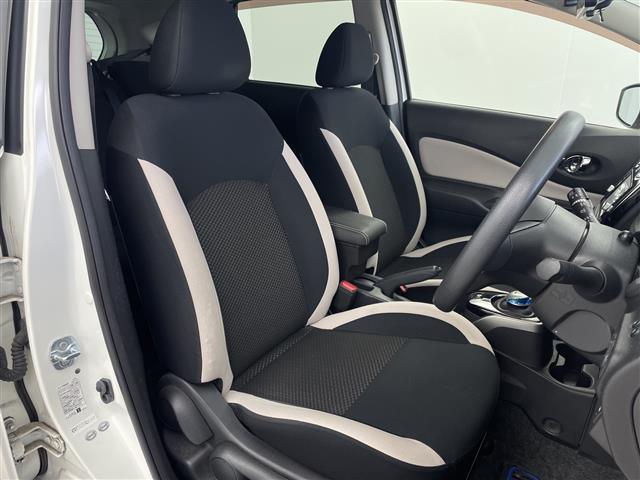 ノート e-パワー X 純正SDナビ CD DVD Bluetooth フルセグTV アラウンドビューモニター デジタルインナーミラー エマージェンシーブレーキ レーンキープアシスト ステアリングリモコン 純正フロアマット(19枚目)