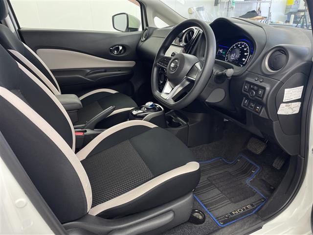 ノート e-パワー X 純正SDナビ CD DVD Bluetooth フルセグTV アラウンドビューモニター デジタルインナーミラー エマージェンシーブレーキ レーンキープアシスト ステアリングリモコン 純正フロアマット(20枚目)