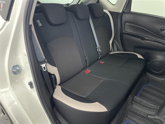 ノート e-パワー X 純正SDナビ CD DVD Bluetooth フルセグTV アラウンドビューモニター デジタルインナーミラー エマージェンシーブレーキ レーンキープアシスト ステアリングリモコン 純正フロアマット(21枚目)