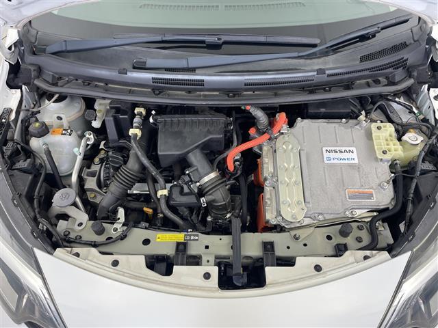 ノート e-パワー X 純正SDナビ CD DVD Bluetooth フルセグTV アラウンドビューモニター デジタルインナーミラー エマージェンシーブレーキ レーンキープアシスト ステアリングリモコン 純正フロアマット(39枚目)