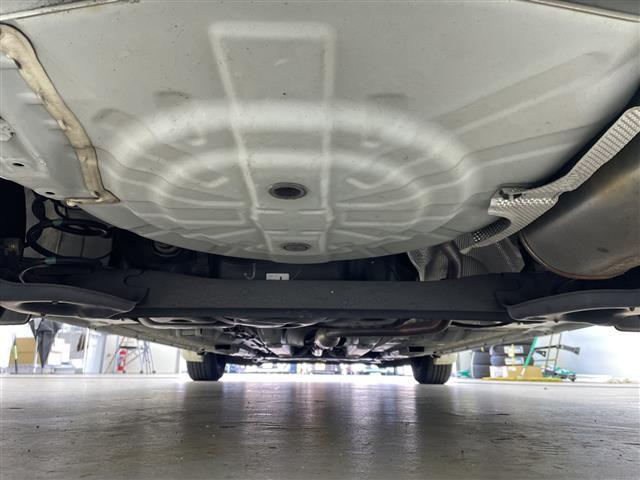 ノート e-パワー X 純正SDナビ CD DVD Bluetooth フルセグTV アラウンドビューモニター デジタルインナーミラー エマージェンシーブレーキ レーンキープアシスト ステアリングリモコン 純正フロアマット(40枚目)