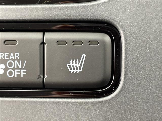 フリード e:HEVクロスター 先行車発進お知らせ機能 歩行者事故低減ステアリング 路外逸脱抑制機能 標識認識機能 渋滞追従機能付アダプティブクルーズコントロール 車線維持支援システム トラフィックジャムアシスト クロスター専用AW(7枚目)