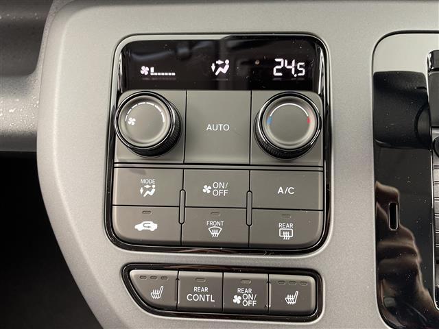 フリード e:HEVクロスター 先行車発進お知らせ機能 歩行者事故低減ステアリング 路外逸脱抑制機能 標識認識機能 渋滞追従機能付アダプティブクルーズコントロール 車線維持支援システム トラフィックジャムアシスト クロスター専用AW(8枚目)