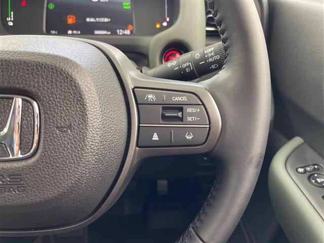 フリード e:HEVクロスター 先行車発進お知らせ機能 歩行者事故低減ステアリング 路外逸脱抑制機能 標識認識機能 渋滞追従機能付アダプティブクルーズコントロール 車線維持支援システム トラフィックジャムアシスト クロスター専用AW(12枚目)