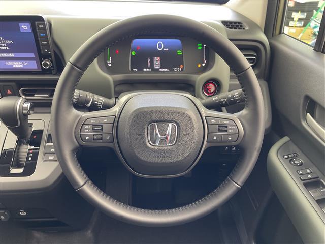 フリード e:HEVクロスター 先行車発進お知らせ機能 歩行者事故低減ステアリング 路外逸脱抑制機能 標識認識機能 渋滞追従機能付アダプティブクルーズコントロール 車線維持支援システム トラフィックジャムアシスト クロスター専用AW(13枚目)