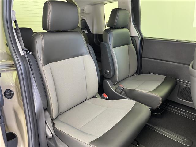 フリード e:HEVクロスター 先行車発進お知らせ機能 歩行者事故低減ステアリング 路外逸脱抑制機能 標識認識機能 渋滞追従機能付アダプティブクルーズコントロール 車線維持支援システム トラフィックジャムアシスト クロスター専用AW(18枚目)