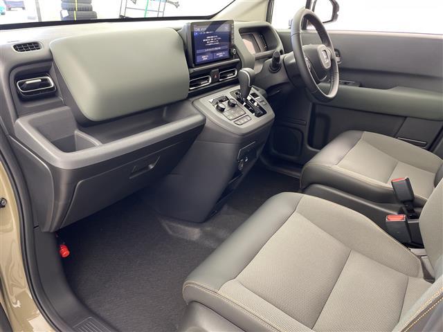 フリード e:HEVクロスター 先行車発進お知らせ機能 歩行者事故低減ステアリング 路外逸脱抑制機能 標識認識機能 渋滞追従機能付アダプティブクルーズコントロール 車線維持支援システム トラフィックジャムアシスト クロスター専用AW(26枚目)