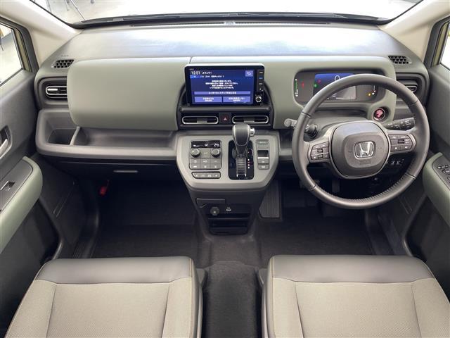 フリード e:HEVクロスター 先行車発進お知らせ機能 歩行者事故低減ステアリング 路外逸脱抑制機能 標識認識機能 渋滞追従機能付アダプティブクルーズコントロール 車線維持支援システム トラフィックジャムアシスト クロスター専用AW(27枚目)