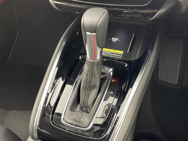 ヴェゼル e:HEV Z コネクティッドディスプレイオーディオ AppleCarPlay AndroidAuto ハーフレザーシート シートヒーター(D/N席) ワイヤレス充電器 ETC2.0 ステアリングヒーター(11枚目)