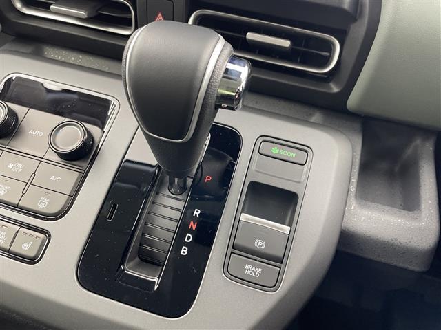 フリード e:HEVクロスター 純正9インチナビ フルセグTV Bluetooth AppleCarPlay バックカメラ 両側パワースライドドア シートヒーター レーダークルーズコントロール ハーフレザーシート シートヒーター(9枚目)