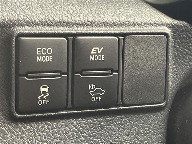 シエンタ ハイブリッドG クエロ 純正SDナビ ワンセグ バックカメラ ハーフレザーシート シートヒーター 両側パワースライドドア トヨタセーフティセンス プリクラッシュセーフティ レーンキープ オートハイビーム プッシュスタート(7枚目)