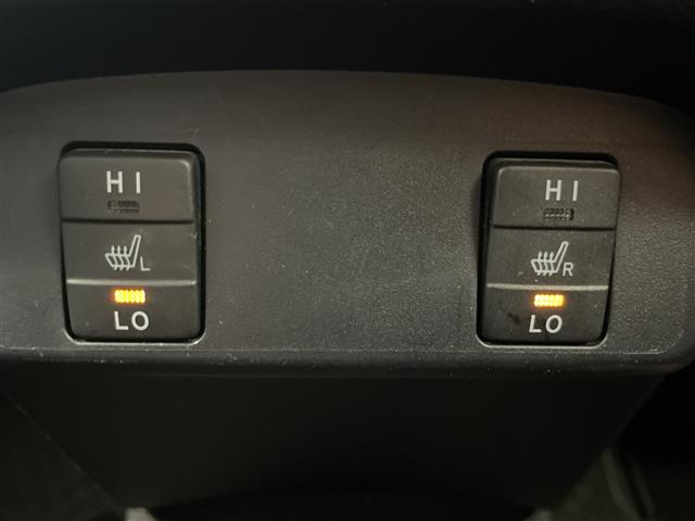 シエンタ ハイブリッドG クエロ 純正SDナビ ワンセグ バックカメラ ハーフレザーシート シートヒーター 両側パワースライドドア トヨタセーフティセンス プリクラッシュセーフティ レーンキープ オートハイビーム プッシュスタート(9枚目)