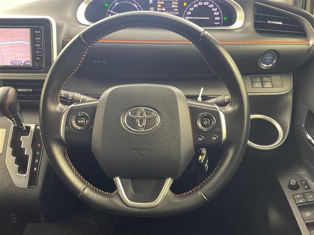 シエンタ ハイブリッドG クエロ 純正SDナビ ワンセグ バックカメラ ハーフレザーシート シートヒーター 両側パワースライドドア トヨタセーフティセンス プリクラッシュセーフティ レーンキープ オートハイビーム プッシュスタート(14枚目)