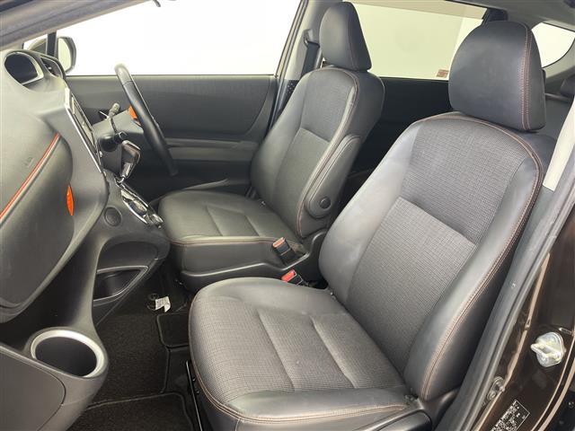 シエンタ ハイブリッドG クエロ 純正SDナビ ワンセグ バックカメラ ハーフレザーシート シートヒーター 両側パワースライドドア トヨタセーフティセンス プリクラッシュセーフティ レーンキープ オートハイビーム プッシュスタート(19枚目)