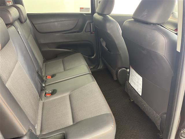 シエンタ ハイブリッドG クエロ 純正SDナビ ワンセグ バックカメラ ハーフレザーシート シートヒーター 両側パワースライドドア トヨタセーフティセンス プリクラッシュセーフティ レーンキープ オートハイビーム プッシュスタート(22枚目)