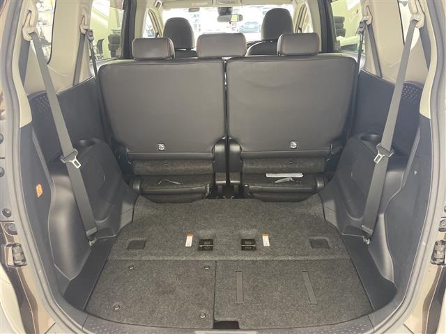 シエンタ ハイブリッドG クエロ 純正SDナビ ワンセグ バックカメラ ハーフレザーシート シートヒーター 両側パワースライドドア トヨタセーフティセンス プリクラッシュセーフティ レーンキープ オートハイビーム プッシュスタート(27枚目)