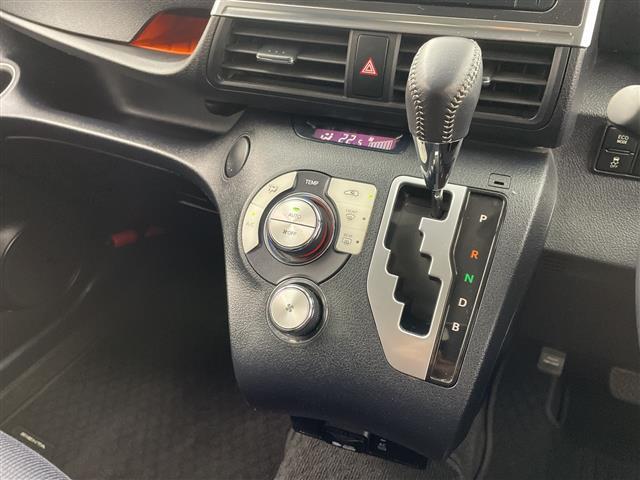 シエンタ ハイブリッドG 純正ナビ CD DVD Bluetooth SD バックカメラ 両側パワースライドドア プリクラッシュセーフティシステム レーンキープアシスト オートマチックハイビーム ETC ドライブレコーダー(15枚目)