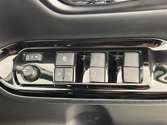 ノア ハイブリッドSi ダブルバイビーII 純正ナビ CD DVD USB Bluetooth フルセグ 純正後席モニター 両側電動ドア シートヒーター クルーズコントロール 衝突軽減ブレーキ レーンキープアシスト オートLEDヘッドライト(18枚目)