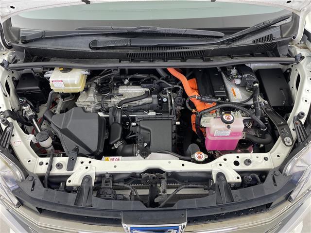 ノア ハイブリッドSi ダブルバイビーII 純正ナビ CD DVD USB Bluetooth フルセグ 純正後席モニター 両側電動ドア シートヒーター クルーズコントロール 衝突軽減ブレーキ レーンキープアシスト オートLEDヘッドライト(40枚目)