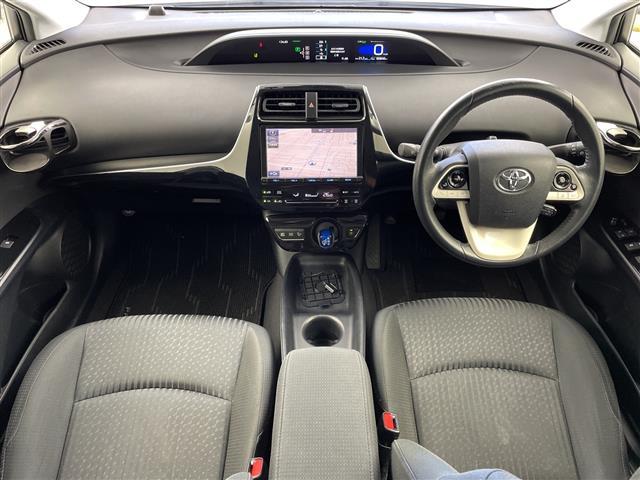 気になる車はすぐにお問い合わせください！画面右側の００６６から始まる無料ダイヤルからお問い合わせ下さい！専門スタッフがお車のご質問にお答えいたします！