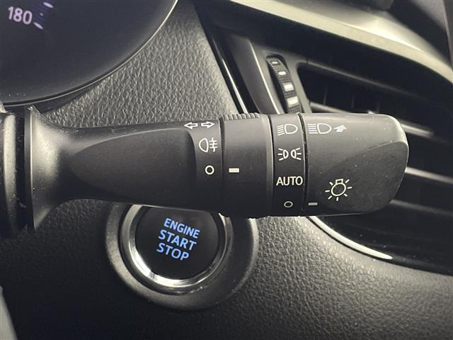 C-HR S-T 純正9インチナビ CD DVD Bluetooth フルセグTV トヨタセーフティーセンス 衝突軽減ブレーキ レーンキープアシスト 横滑り防止 追従型クルーズコントロール 電子パーキングブレーキ(10枚目)